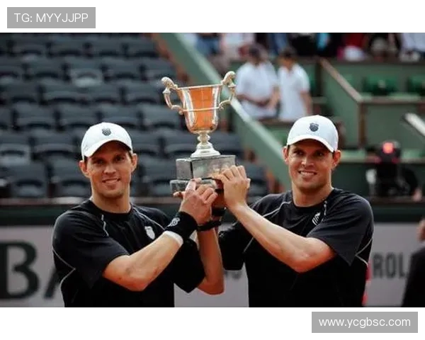 赛后分析：北京网球队与深圳网球队的默契配合与团队协作探讨