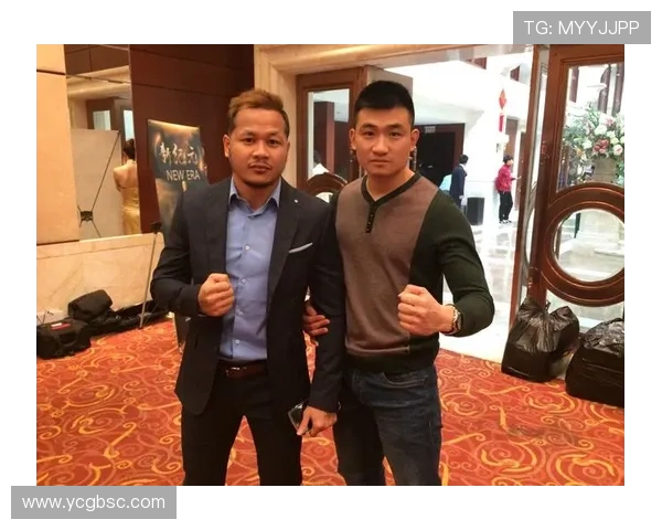 付高峰与雅桑克莱巅峰对决谁将成为搏击界的新王者